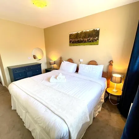 Ashgrove, * Kinsale